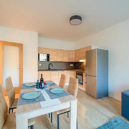 Apartamento Premium Woodsy With Parking Garage By Rentez Praga