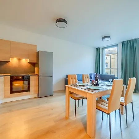 Premium Woodsy With Parking Garage By Rentez Apartment *