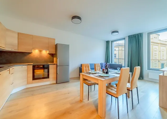 Premium Woodsy With Parking Garage By Rentez Apartament *